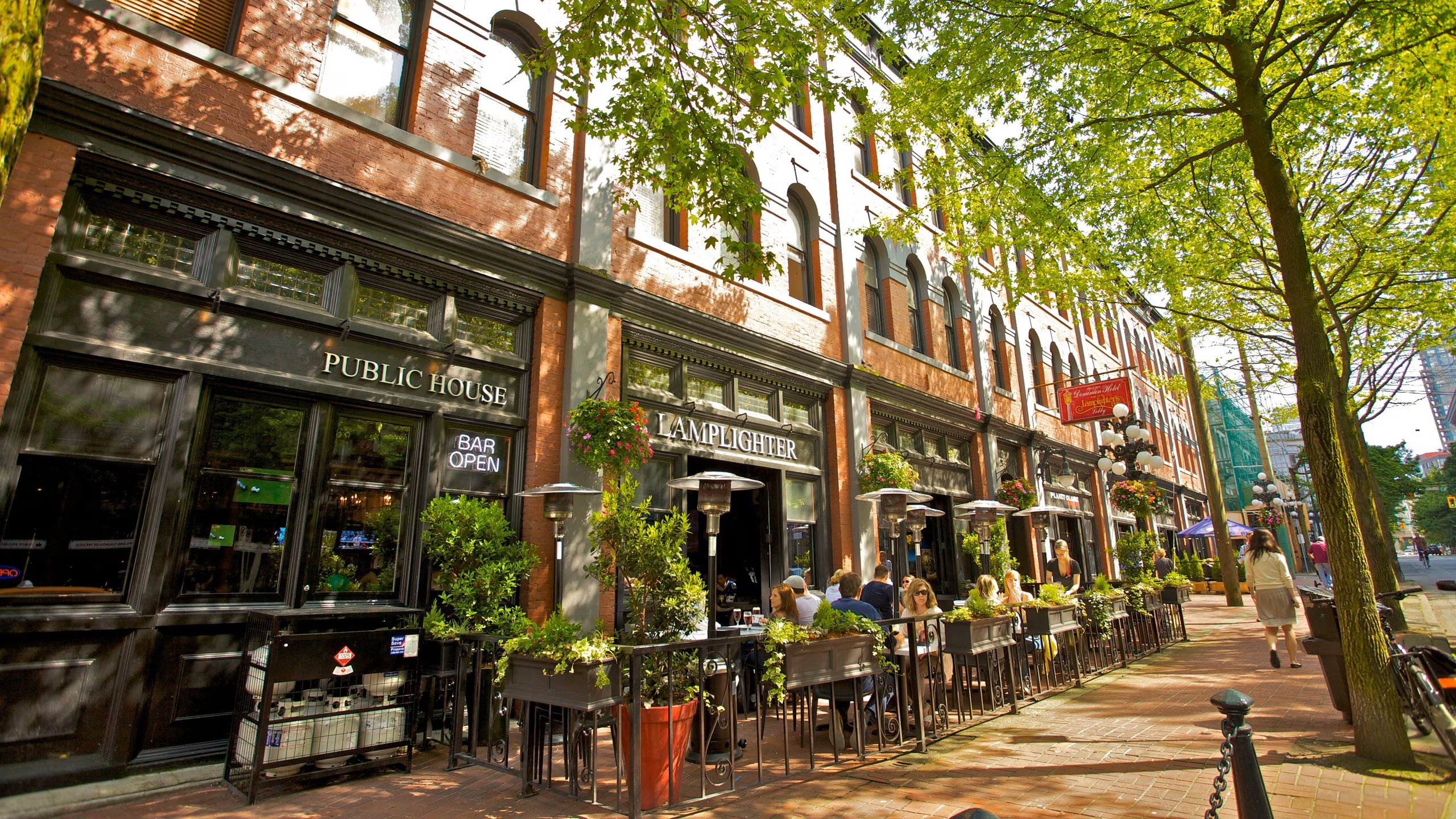 Gastown shops and restaurants